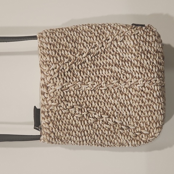 Liz claiborne Woven Tan‎ women's Crossbody Bag - Picture 5 of 6